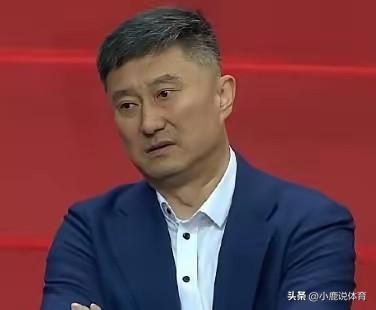 宏远老板彻底难住了！
 
留杜锋，丢球迷。
辞杜锋，怕得罪。
 
精力跟不上。