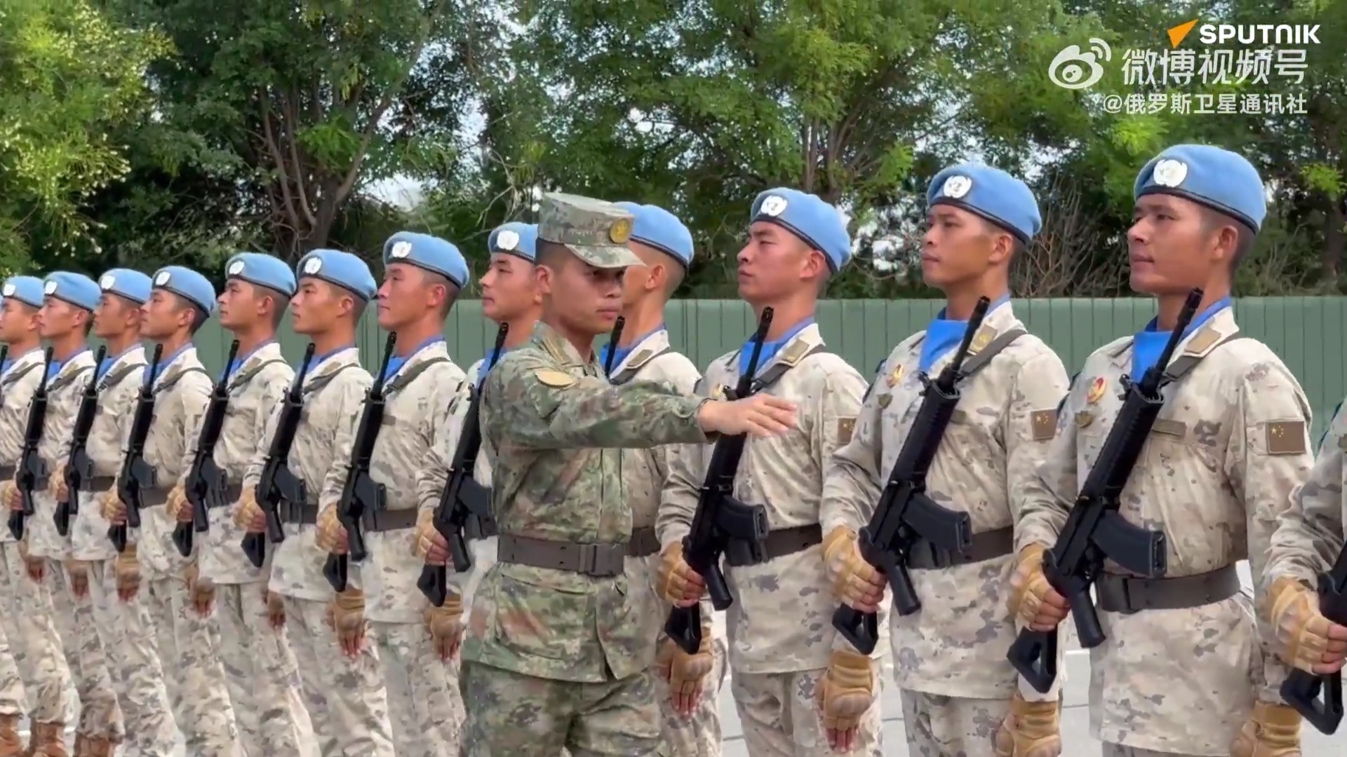 九三阅兵期待值拉满俄媒在阅兵村拍摄的徒步方队训练画面 ​​​