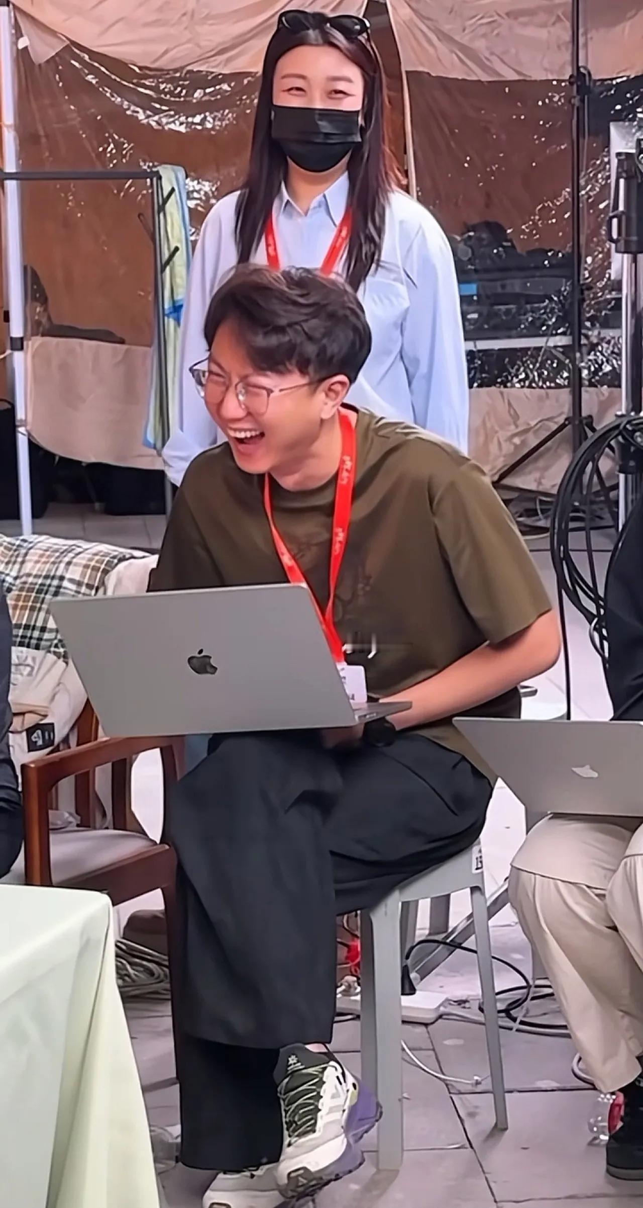 以我的脾气，不扣马骞半年奖金都不解恨！
舞跳得好与不好，跟动作有关系吗？没关系！