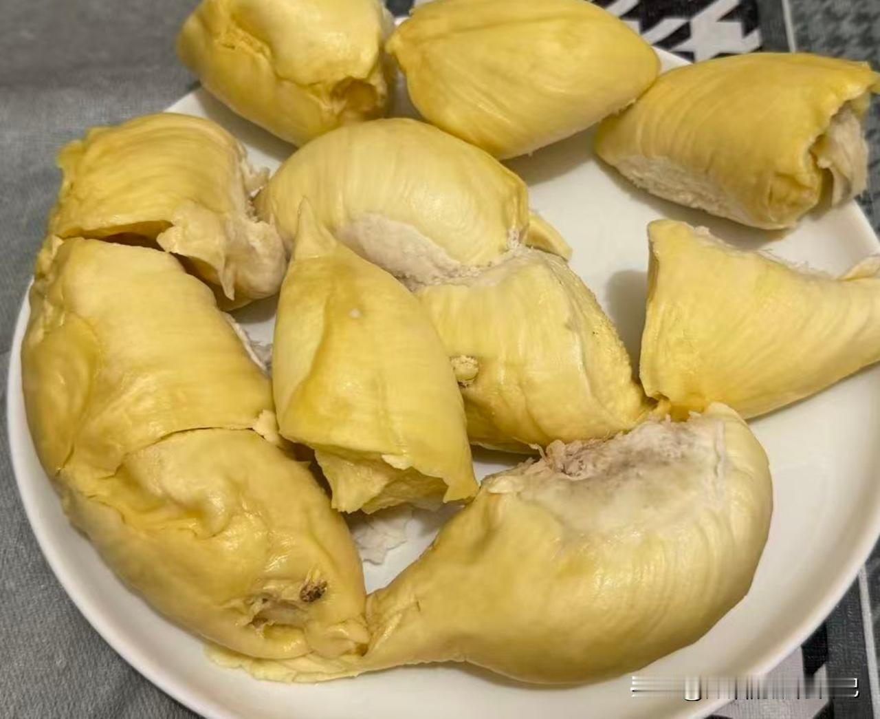 香港的物价并非都高，房租高，交通通勤费高，生活成本高是公认的。但也并非全是。
