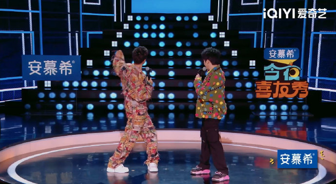 大张伟拒绝付航微信申请今夜喜友秀大加猴疑似当场拆伙，开场就演不熟，随地大小演也太