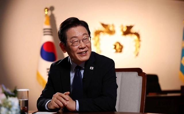 普京的贵人出现了，一下子就把俄罗斯的问题解决了。

俄乌冲突从2022年开始，俄