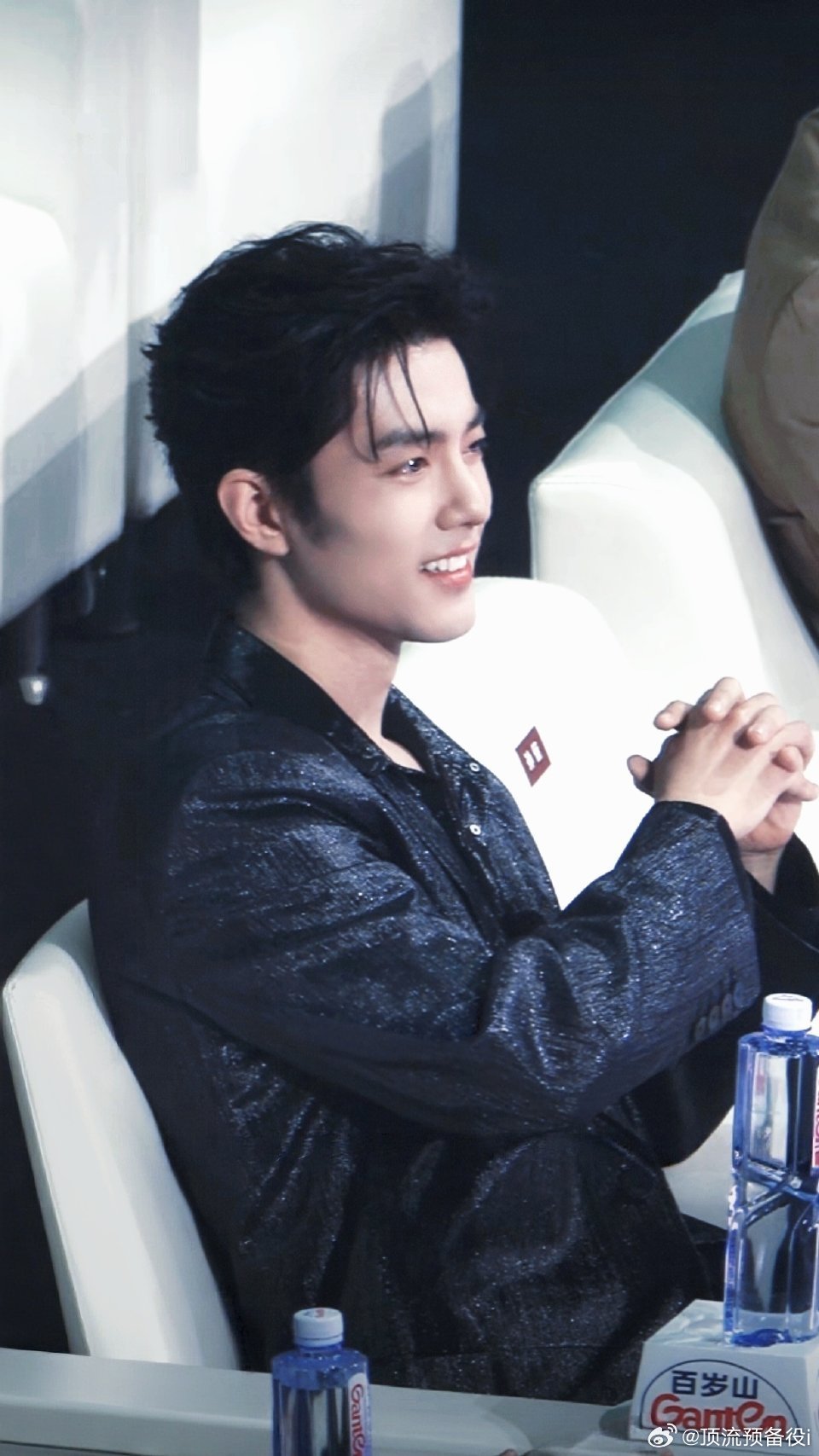 肖战今天真的影视生🌸啊！藏海传 得闲瑾制都获奖了 恭喜演员肖战 