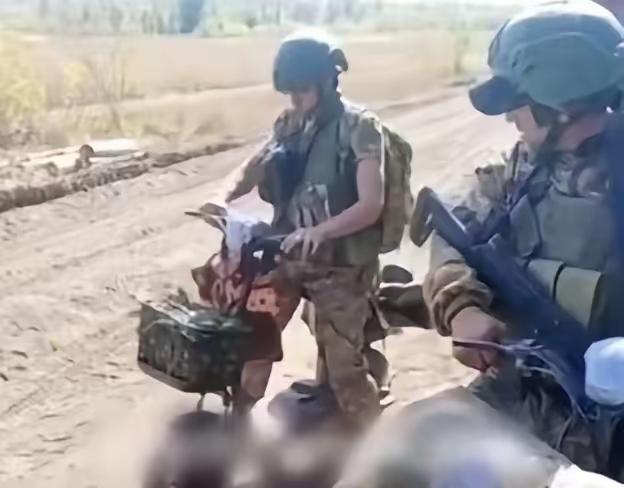 说起来还挺搞笑的！打了三年的俄乌战争，最终发现，真正管用的三件武器，居然都是中国