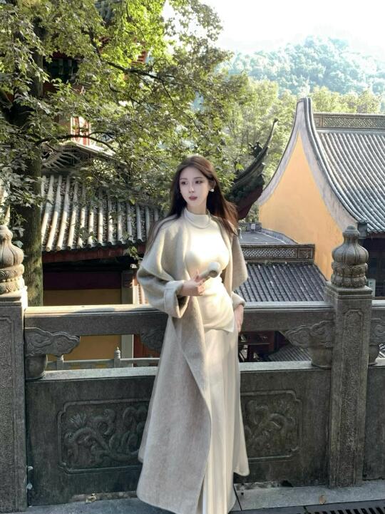 “生命这卷书，落款应是亭亭长青树”