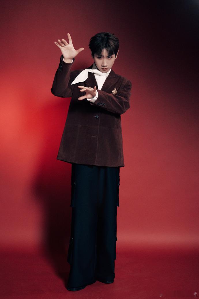 汪苏泷去北极忘记你演唱会首唱 家人们，汪苏泷今晚在南宁把《去北极忘记你》唱出了新