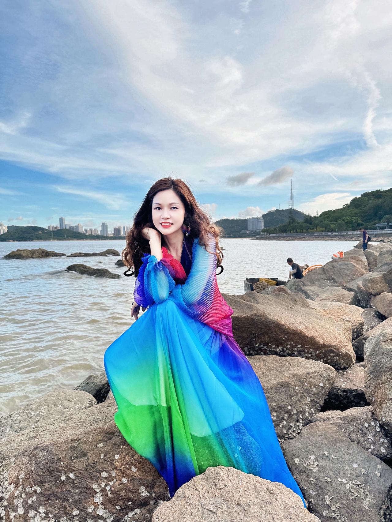 我们留不住匆匆流逝的时光，但可以亲手收藏每一个美好瞬间。。海边随拍记录美好瞬间 