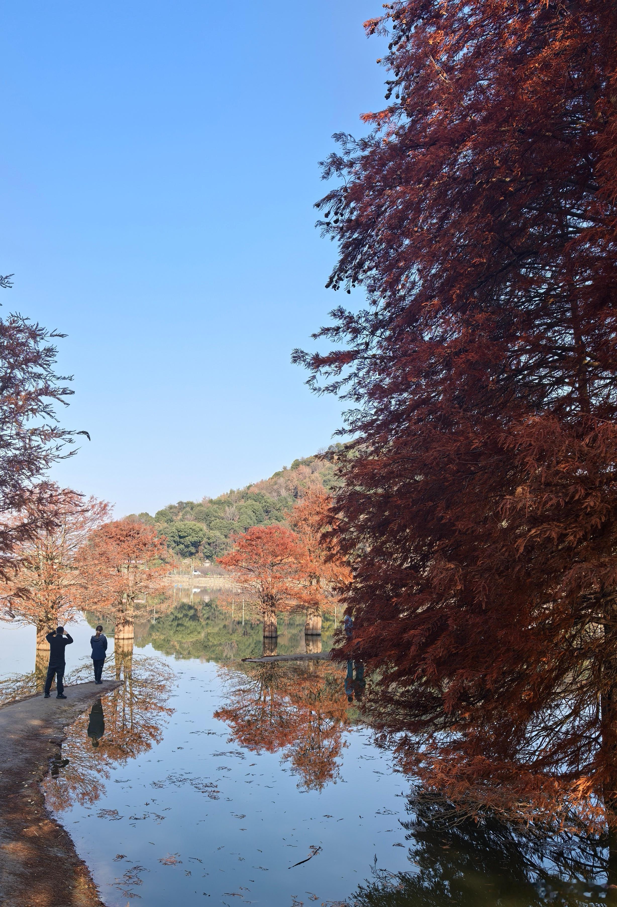 心里话             人生最大的智慧，是懂得什么该紧握，什么应放手。 