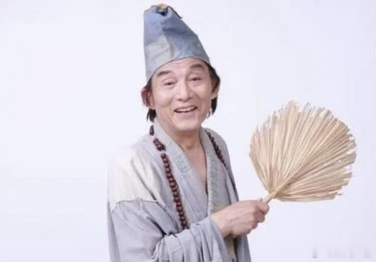 送别游本昌鞋儿破 帽儿破 身上的袈裟破…对很多90后来说，游本昌老师的济公，真的