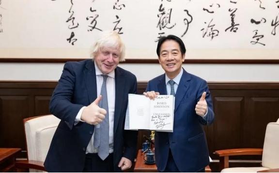 英国前首相约翰逊曾公然称台湾为“国家”，还叫嚣“中国(大陆)任何试图霸凌或并吞台