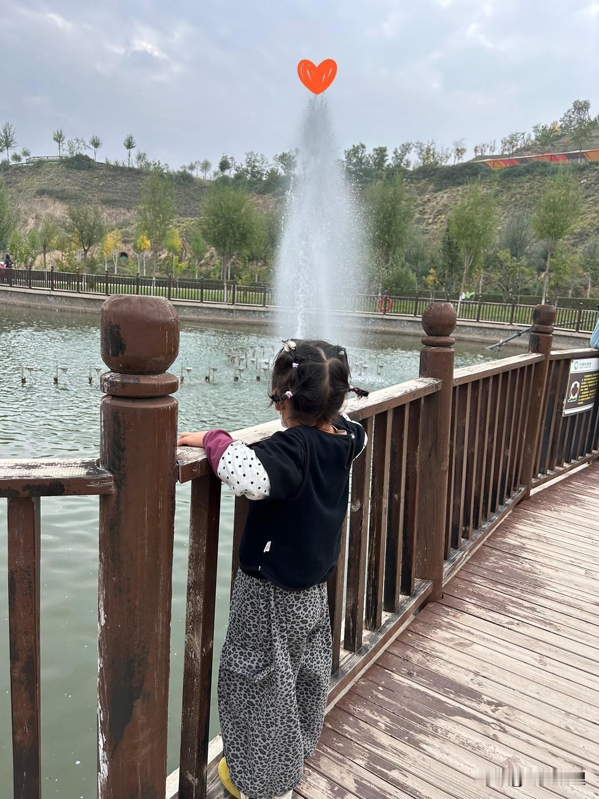 手机有电、卡里有钱、父母平安幸福
孩子健康快乐成长……
足矣！！