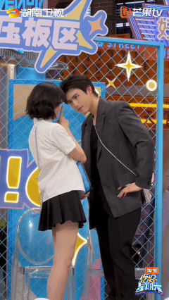 陈飞宇孙千有种体制内的甜苏感谁被陈飞宇孙千的小细节甜到了！《你好星期六》递话筒名