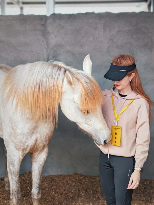 三月街 我好像是整个马赛场唯一的老外😅