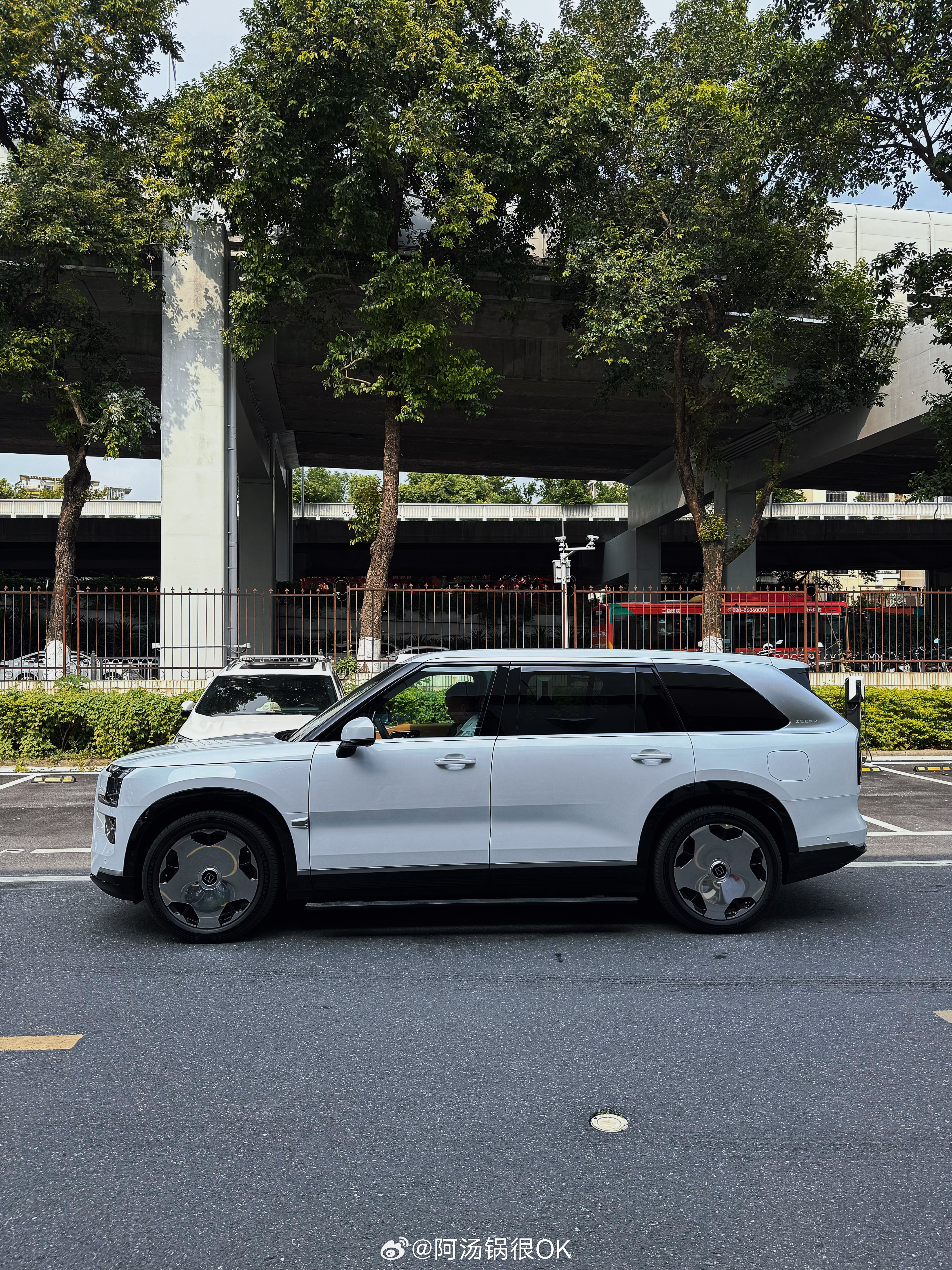杭州湾库里南来到大湾区也很霸气啊[哆啦A梦吃惊]我与汽车的日常[超话] ​​​