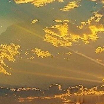 今天的阳光不是昨日的复制，明日的流云也不是今天的再版，你的每一天都是新的一天，都