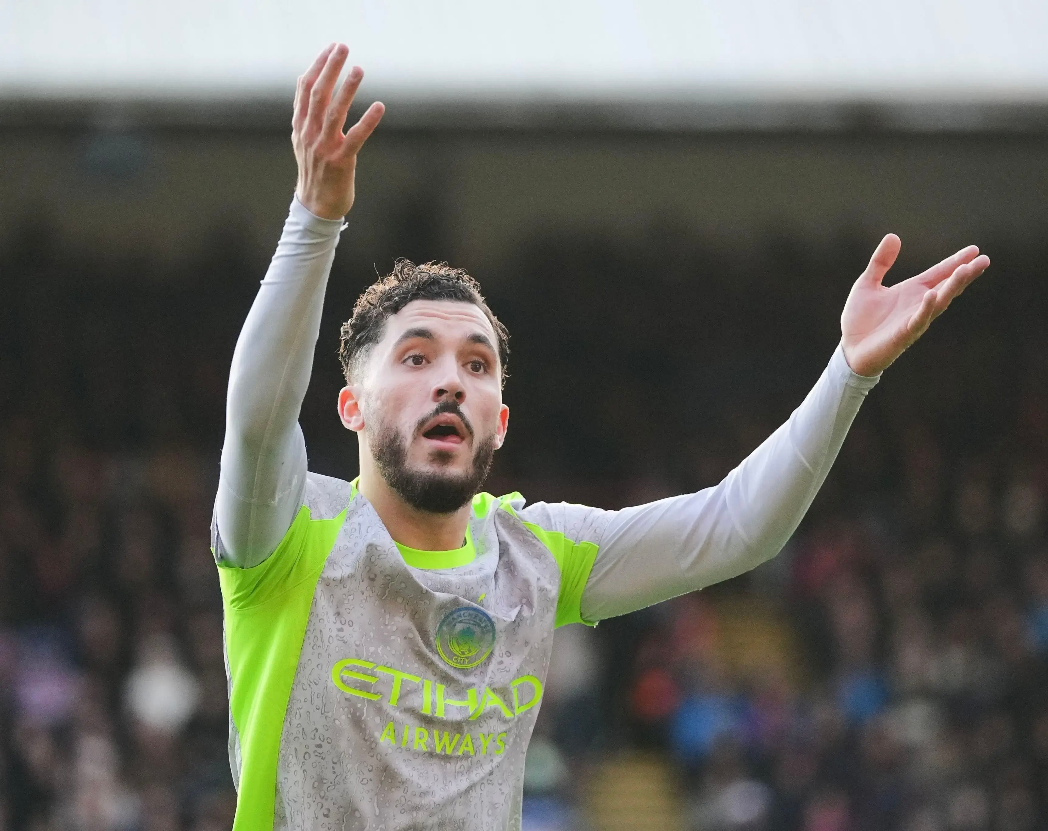 曼城3500万买来的切尔基，各项赛事5球8助攻，和B费并列英超助攻王而且他只首发