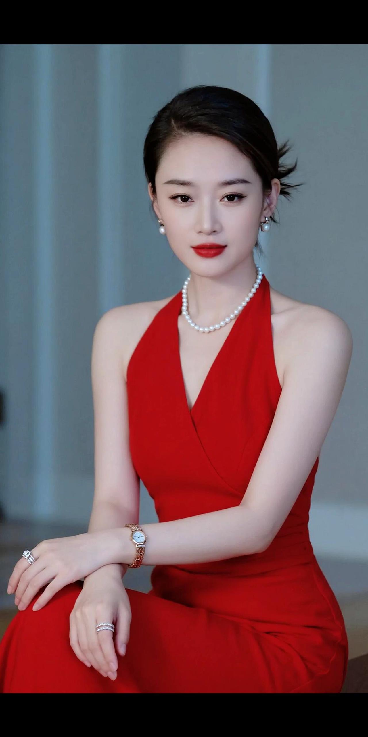 做好自己，问心无愧。别人说你好也罢，说你坏也罢，都只轻轻过耳，不必入心。
这世界