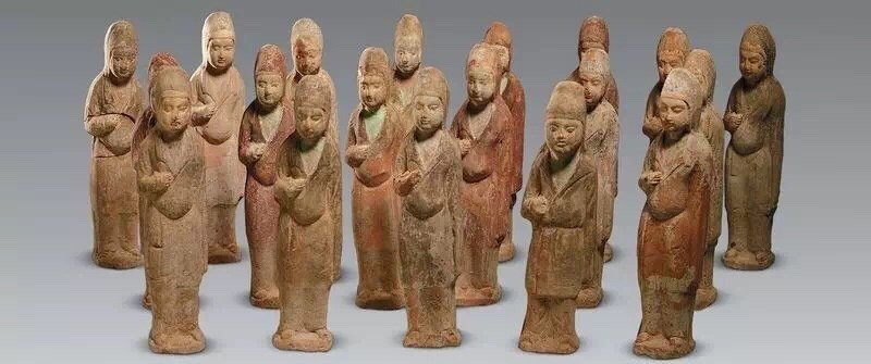 山西西赵遗址 | 唐代男·女陶俑❖风帽男俑（图①②）陶风帽男俑20件，高约25厘