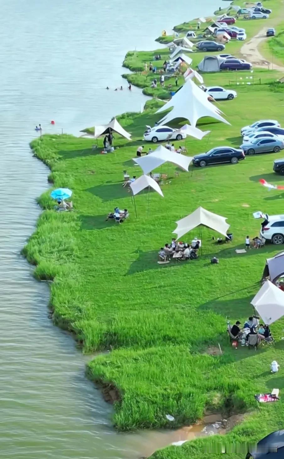 12月去佛山海丰户外营地游玩，那可太惬意了。这个季节去三水，就像打翻了调色盘。