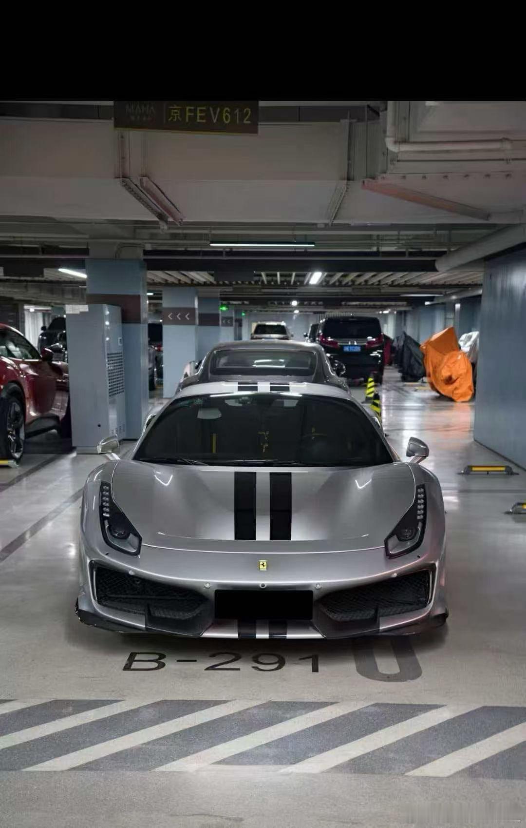 法拉利488 Pista  150万➕配置 带JBL音响 