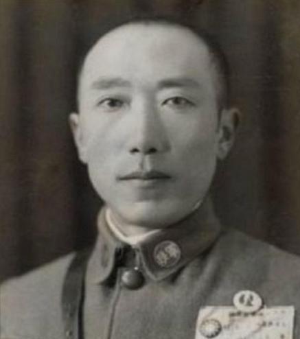 1941年，山西土匪乔日成投降日军后，日军中将竟亲自带着10000多人包围了他，