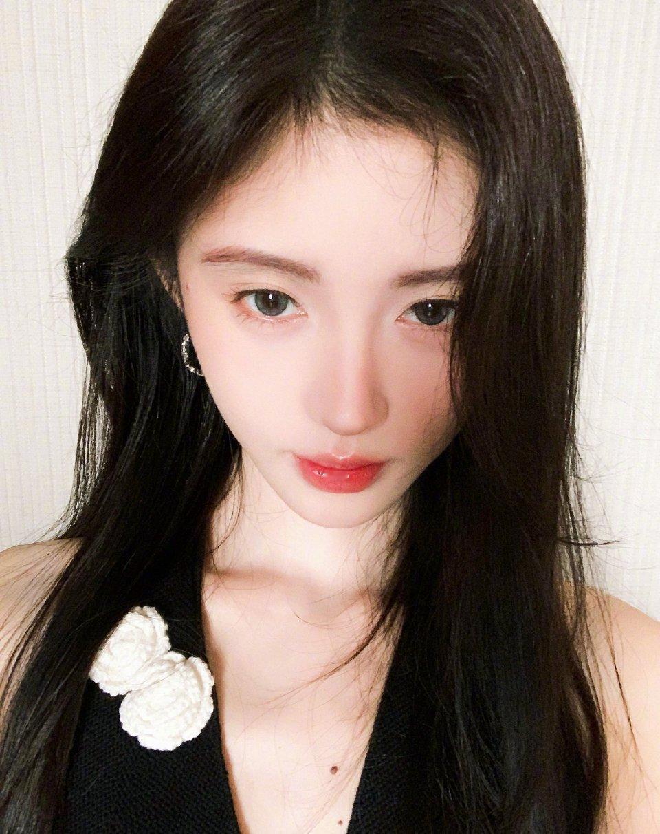 鞠婧祎的高质量营业 粉丝很幸福吧 ​​​