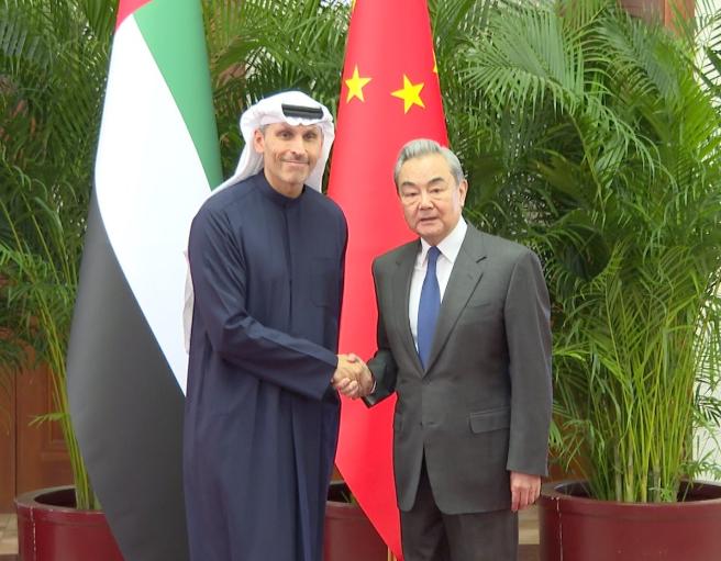 带话给中国，阿联酋来了！

眼看中东局势愈演愈烈，阿联酋坐不住了，在北京时间3月