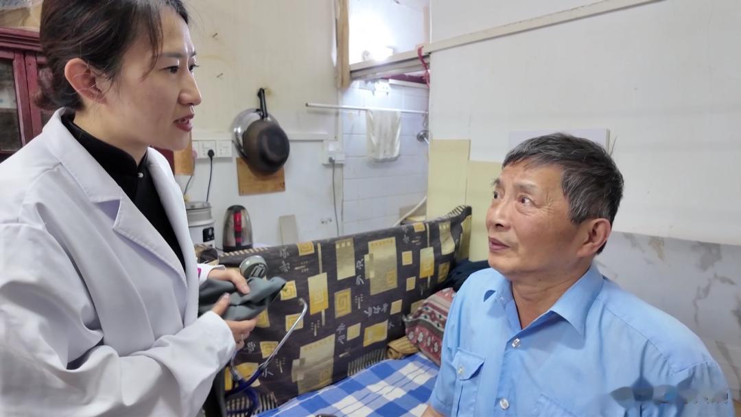 宋医生和1600个居民：“不舒服随时打电话给我”