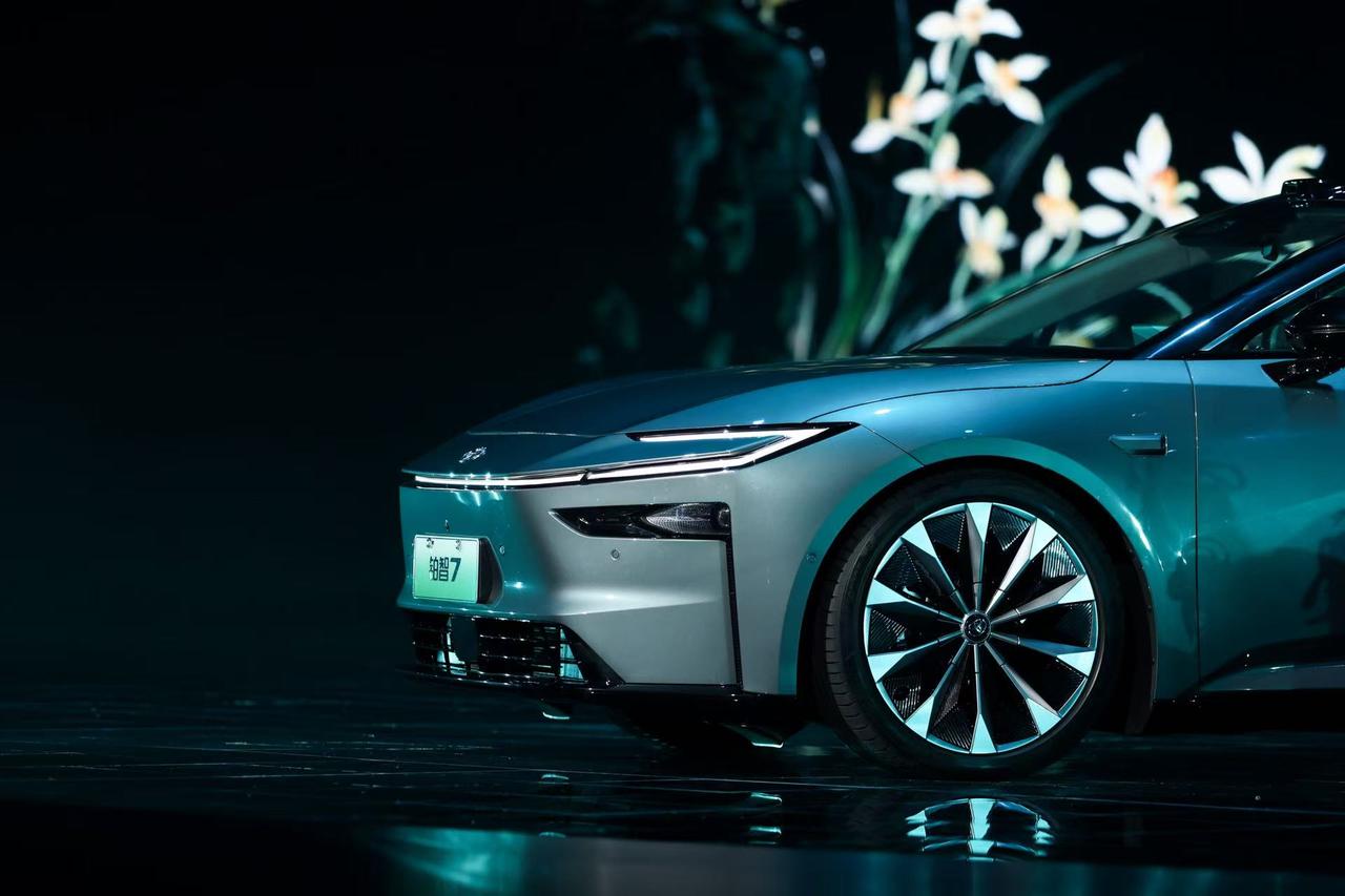 【限时补贴价14.78万起，广汽丰田铂智7正式上市】3月29日，广汽丰田铂智7正