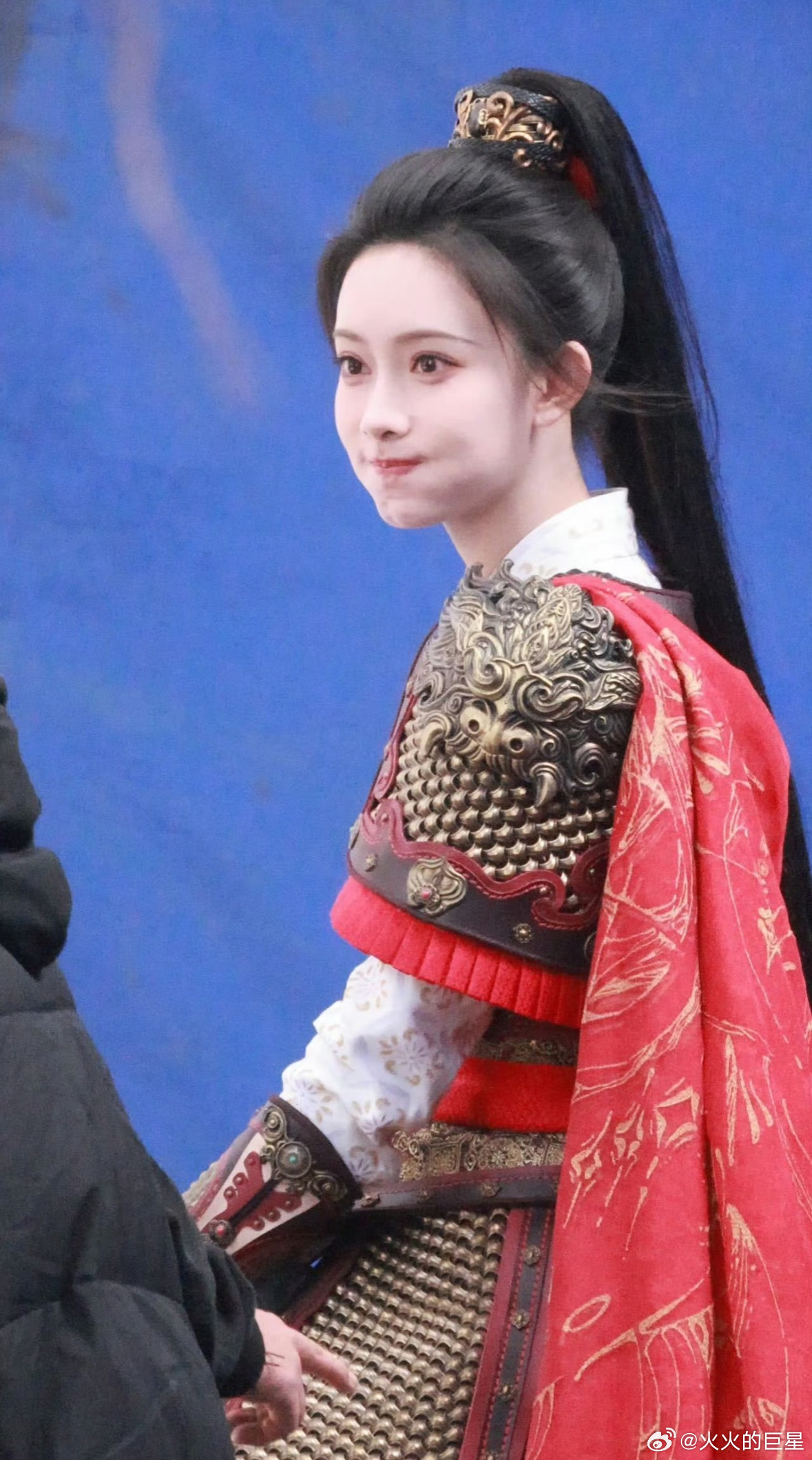 很美萌的女将军一枚 