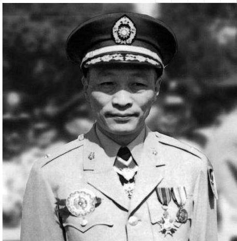 撤离台湾16年后，军统大将接任中统高层，陈立夫感叹三十五年心血付诸东流！
194