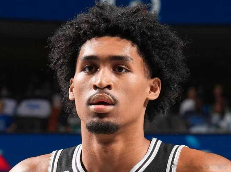 NBA总决赛北京时间6月4日，NBA总决赛G1马刺新科榜眼哈珀迎来爆发，他首节替