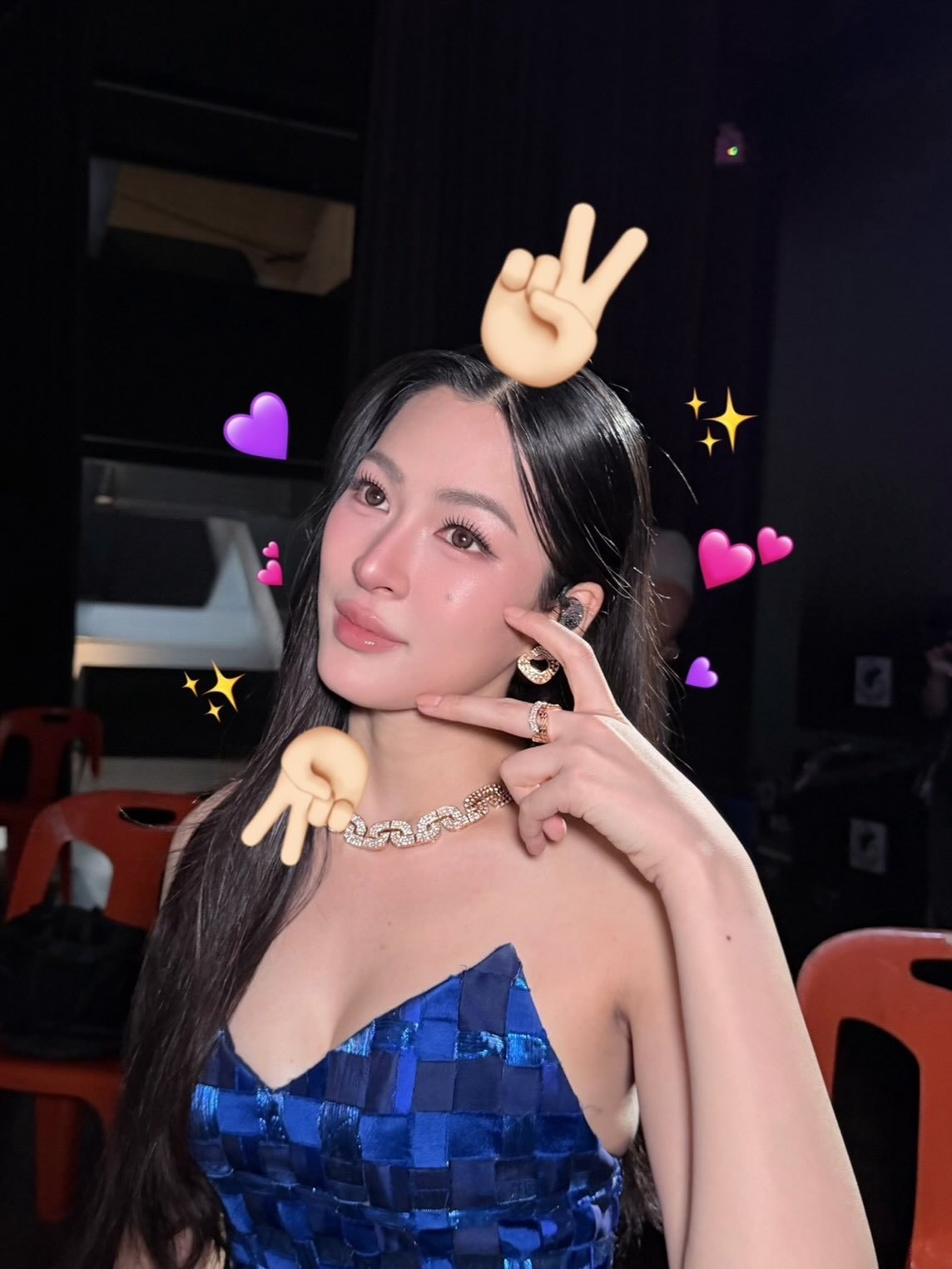 邝玲ins更新：I 💖 KhonKaen 🐽 