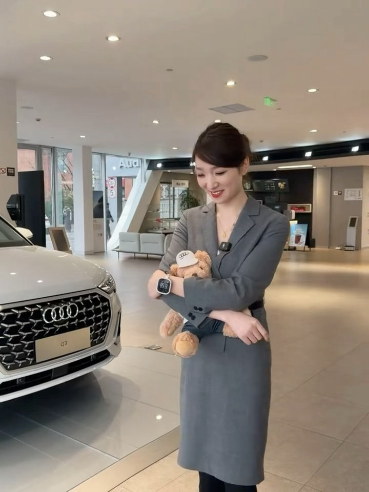 奥迪小熊好可爱 