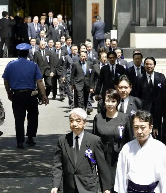 做梦都想回到甲午战争时期！日媒高调盛赞高市早苗，绝不能对中方屈服。

11月17