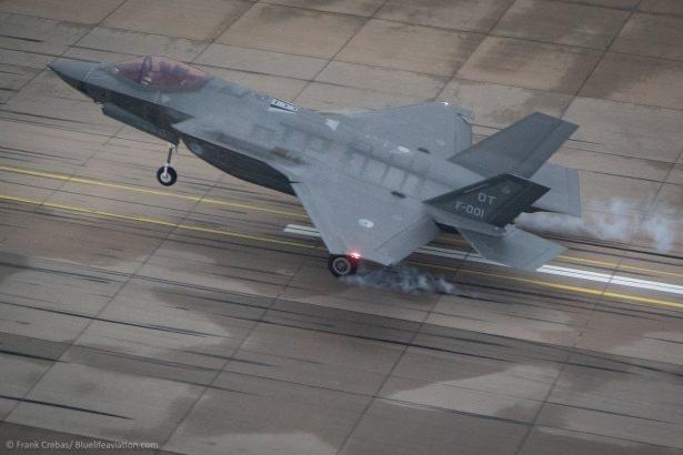 美军F-35被击中之后：结果比过程更值得关注。

3月19日，美军一架F-35被