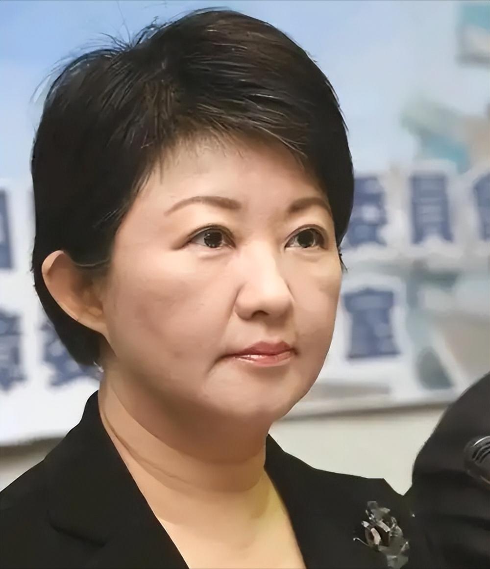 就在刚刚，

台中市长卢秀燕发表声明，

5月4日，台湾地区台中市长卢秀燕接受媒