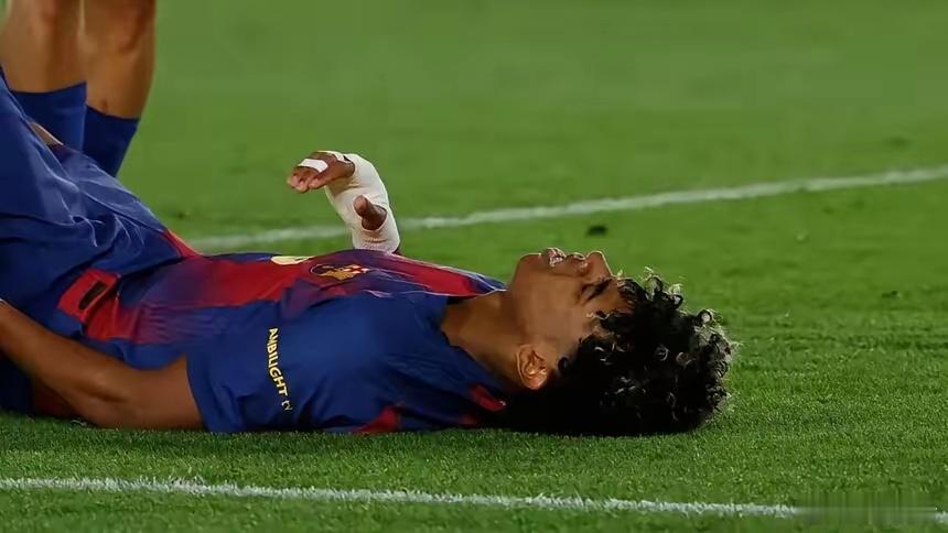 亚马尔赛季报销噩耗！亚马尔进球后重伤，赛季基本报销，世界杯悬了！西甲第33轮，巴