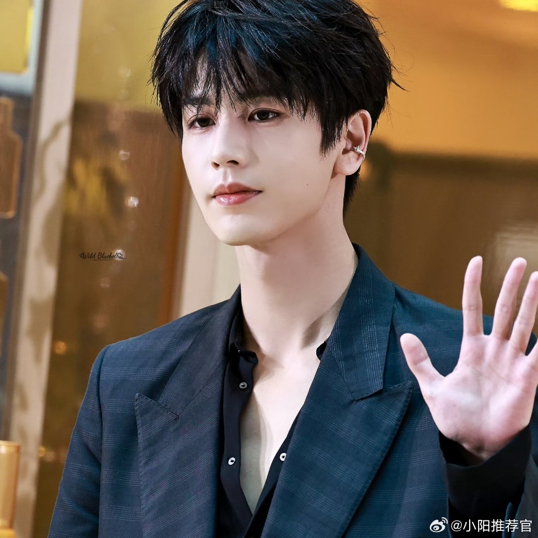 张凌赫如此权威的GUCCIboy今天的张凌赫gucci活动，大爆生现场人气巨高张
