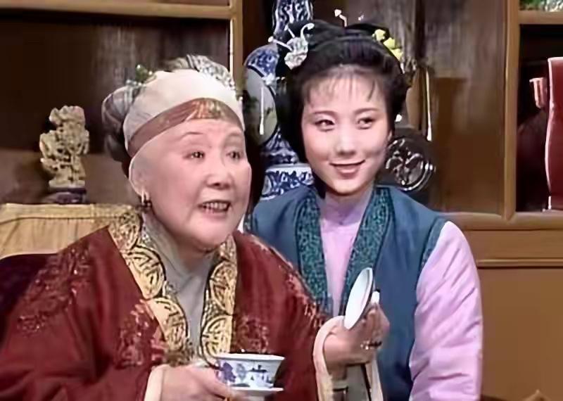 《红楼梦》中有哪些细思恐极的细节？

凤姐不想让人知道的机密，是怎么传出去的
