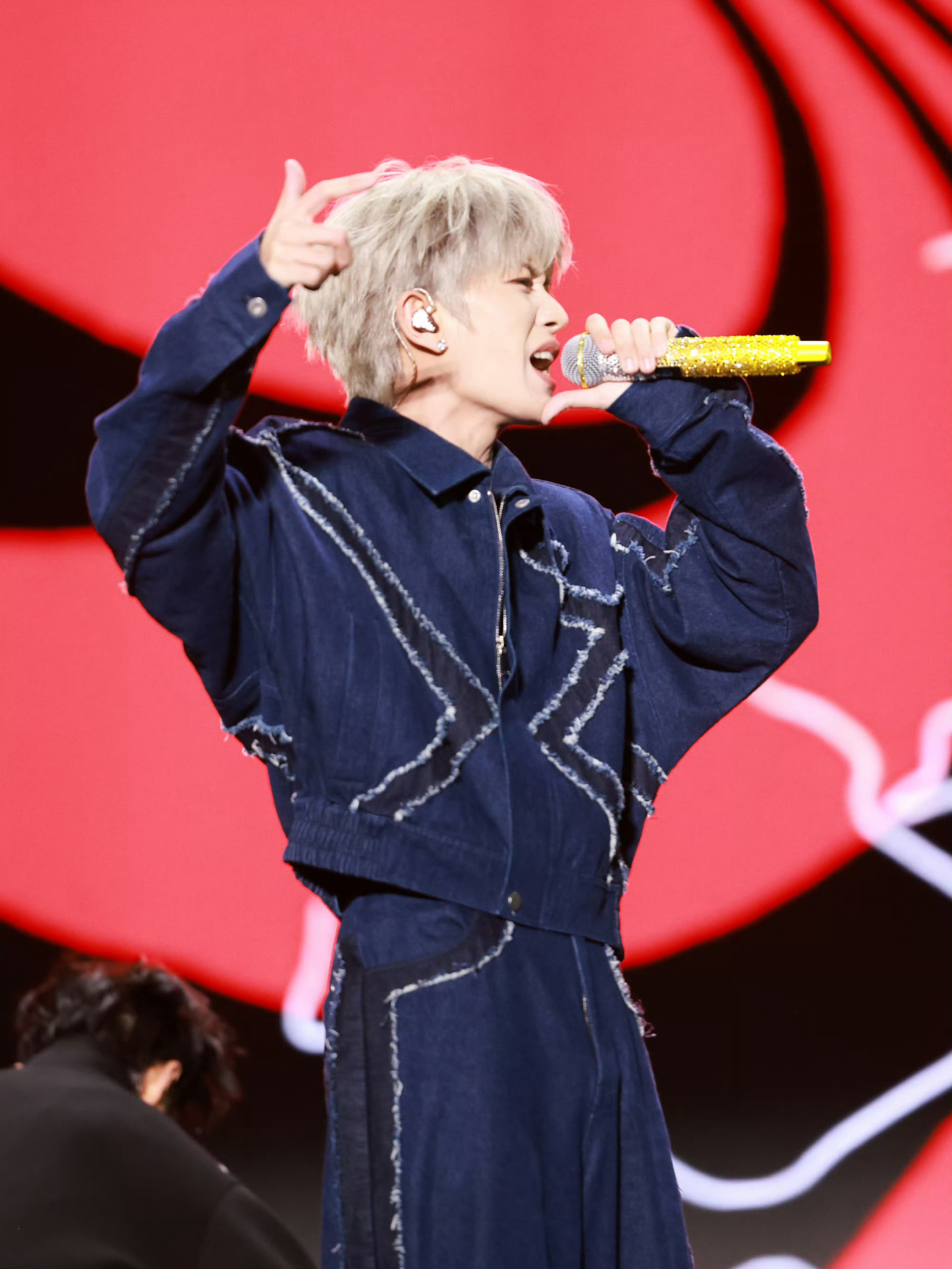任嘉伦  1💐「 ℝ𝕁𝕃」藏不住的喜歡 ˎˊ˗晨昏轮换四季更迭飞鸟飞不过沧