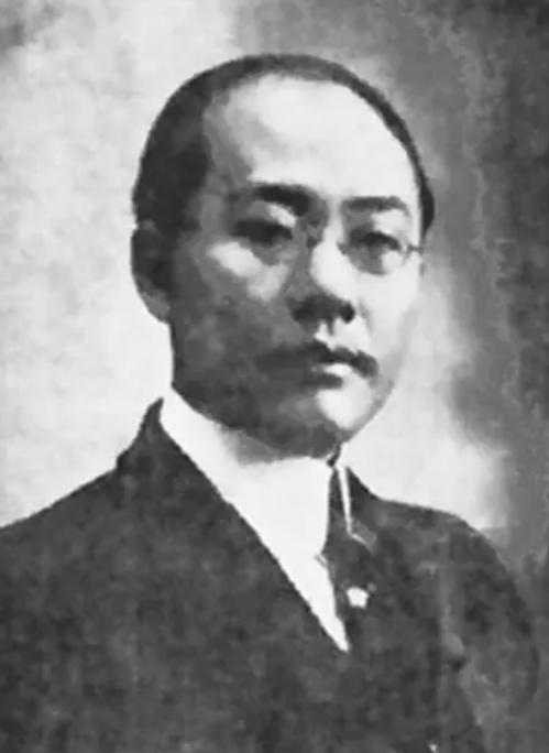 1934年，眼看就要弹尽粮绝，被逼得没路可走，谁能想到，这一切背后，竟然是一位戴