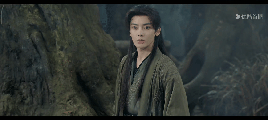 侯明昊一句话没说又说了很多 被侯明昊的“沉默演技”彻底折服。从初见的瞳孔震动，到