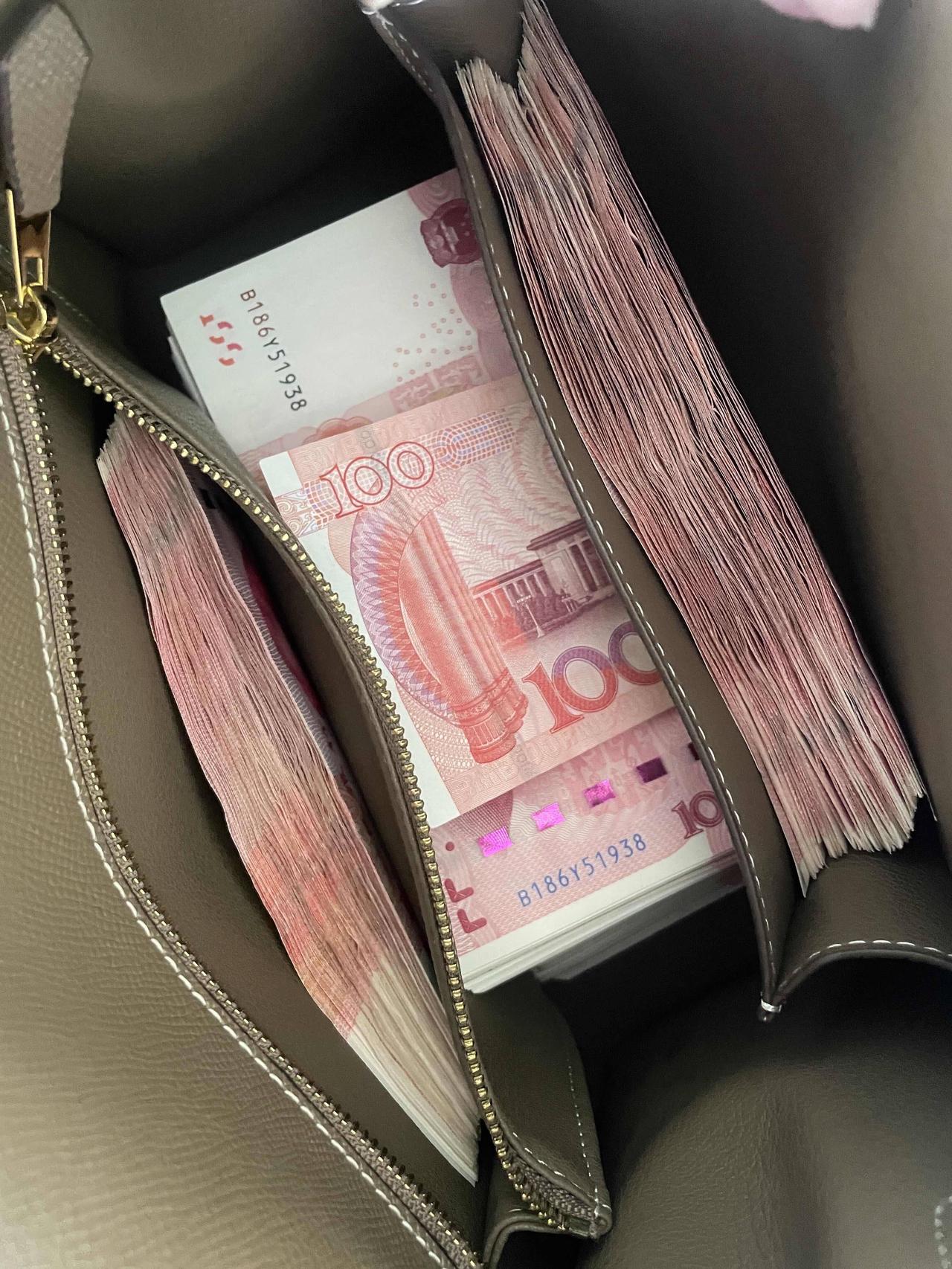 太真实了！10万存款成分水岭，富人不屑一顾，普通人靠它稳生活社会热点话题

大家