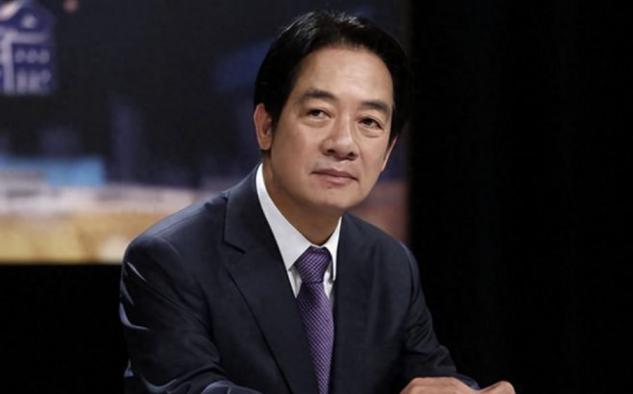 解放军军舰永久部署台海后，赖清德口风放软，称努力维护台海和平。
 
在中国国防部