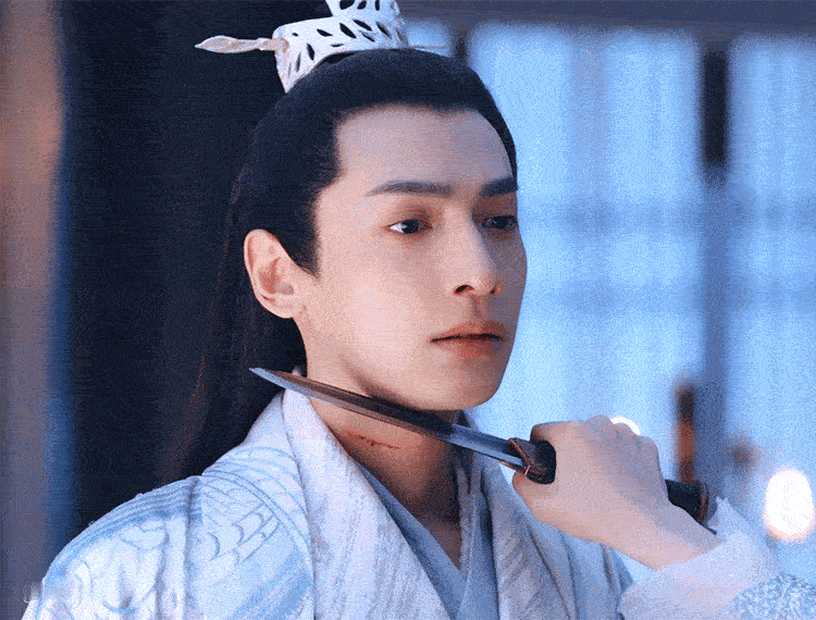 罗云熙白发开播七周年快乐！他是帝王威仪、心思细腻、温润儒雅、才华横溢，虽病弱之躯