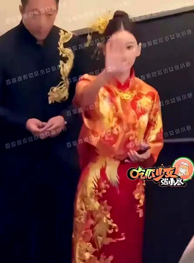京城五月，郡王府内一场婚礼悄然举行，主角正是汪小菲与新婚妻子马筱梅。这场结合了古