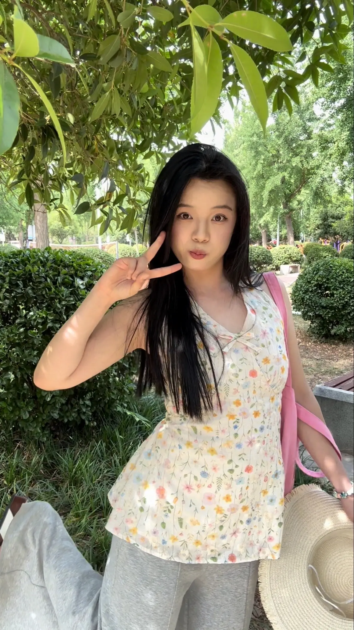 18岁之后时间过的真快啊一晃眼又要毕业了。仿佛一回头就能看见当时刚上大学的样子