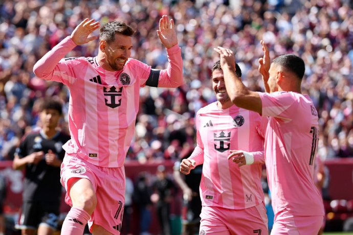 梅西梅开二度科罗拉多急流2比3迈阿密国际梅西 美职联第8轮在迈高体育场展开角逐，