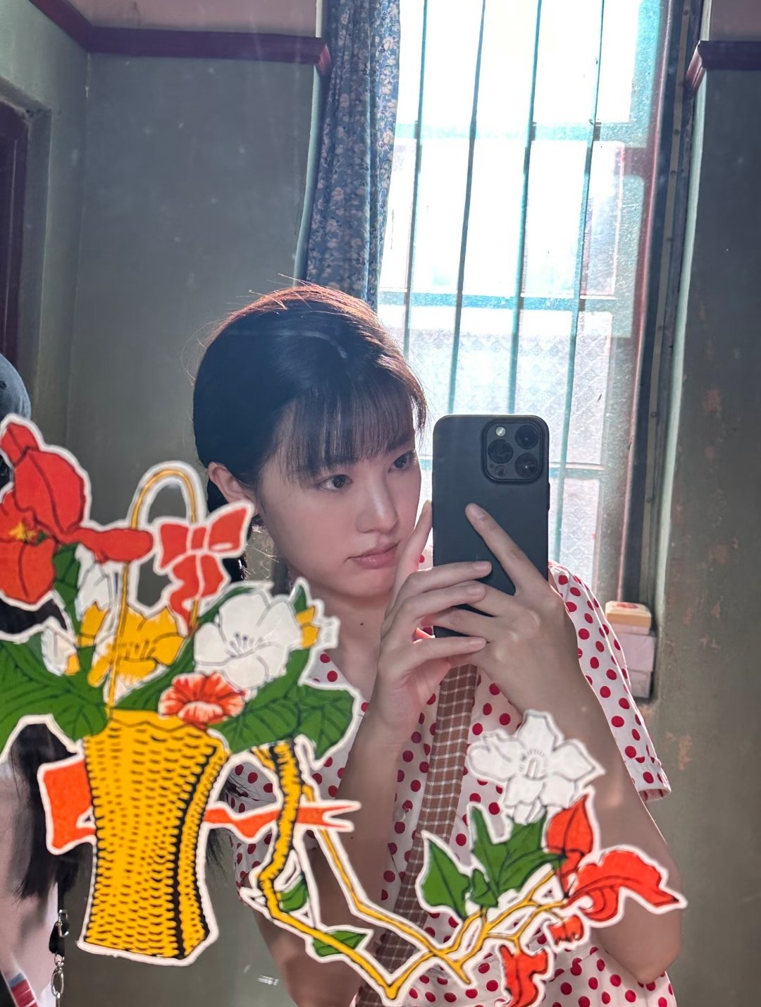 李书漫分享花絮～（《纯真年代的爱情》凌漪）“搓搓手 sorry啦” 